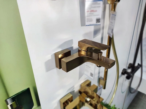 Фото смеситель для ванны hansgrohe metropol 32540140