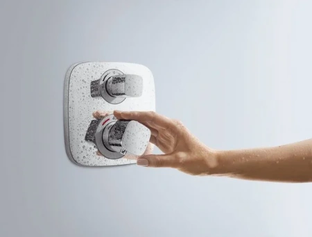 Фото смеситель для ванны hansgrohe ecostat e 15708000_vstvo