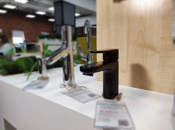 Фото смеситель для раковины hansgrohe vernis blend 71551670