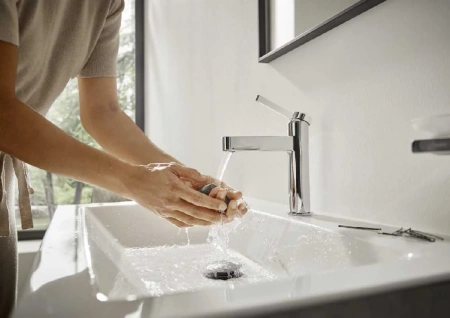 Фото смеситель для раковины hansgrohe finoris 76023000