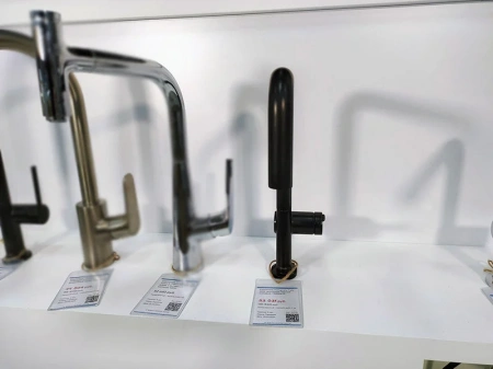 Фото смеситель для кухонной мойки hansgrohe talis 72806670