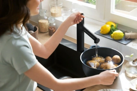 Фото смеситель для кухонной мойки hansgrohe zesis 74804670