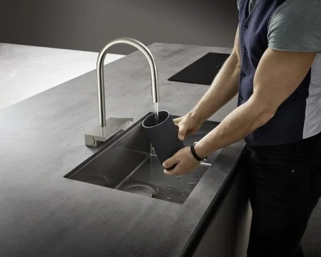 Фото смеситель для кухонной мойки hansgrohe aquno select 73831800