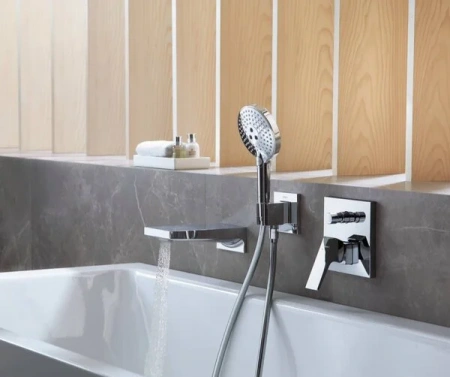 Фото смеситель для ванны hansgrohe metropol 32545700