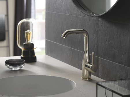 Фото смеситель для раковины grohe essence new 32628be1