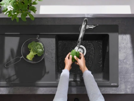 Фото смеситель для кухонной мойки hansgrohe talis 73876000