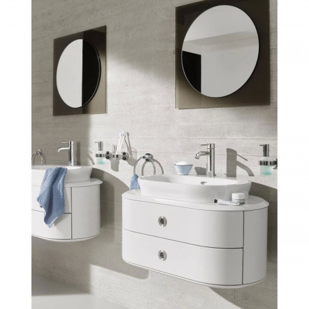 Фото смеситель для раковины grohe essence new 23589001
