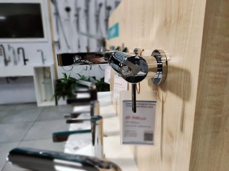 Фото смеситель для ванны hansgrohe finoris 76420000